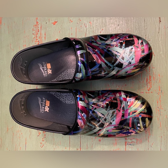 dansko splatter print clogs 40, 9.5 US no slip professional nurse shoes comfort - Picture 2 of 10